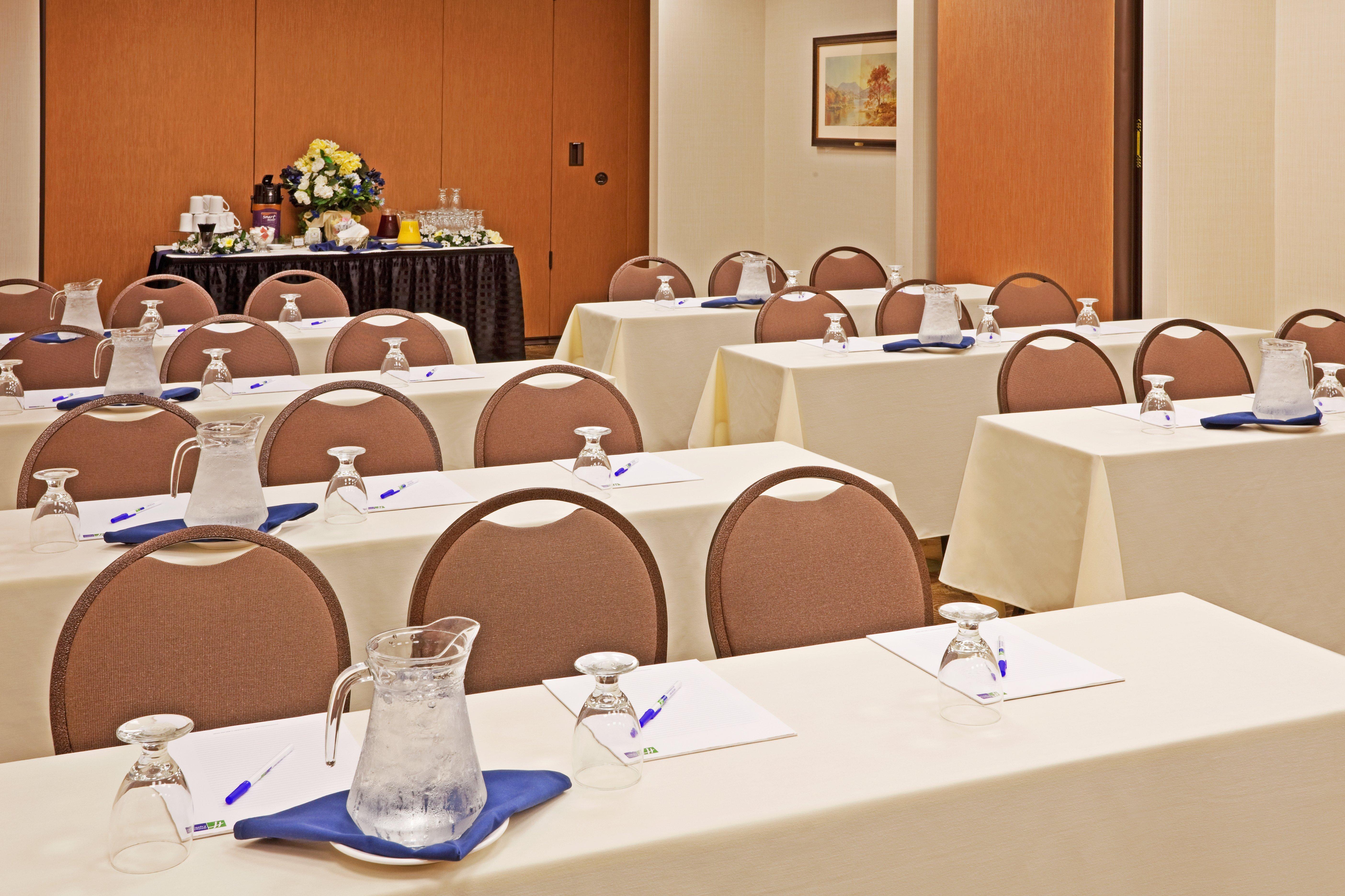 Holiday Inn Express & Suites Albany Airport Area - Latham By Ihg Exterior photo